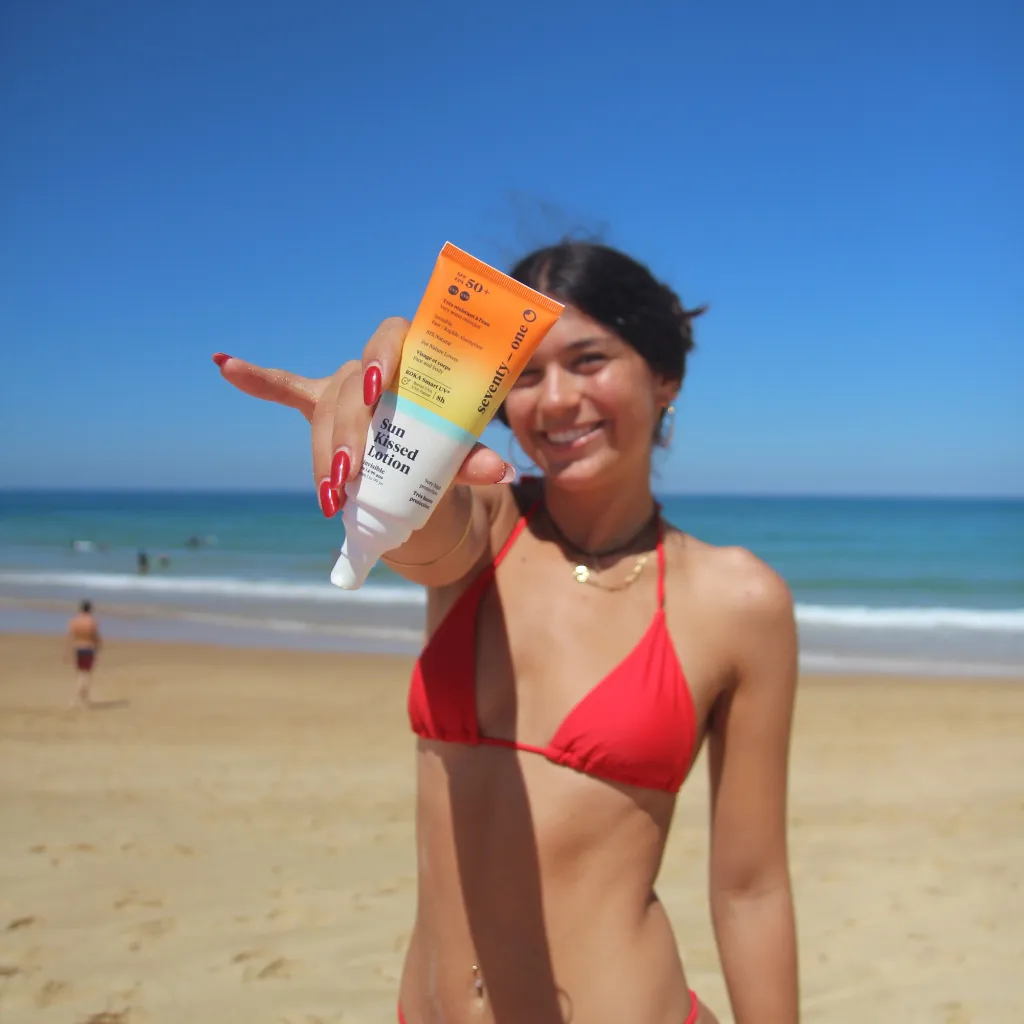 Sun_Kissed_lotion_lifestyle_1.webp