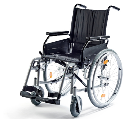 [079.045] Chaise roulante STANDARD avec repose-pieds